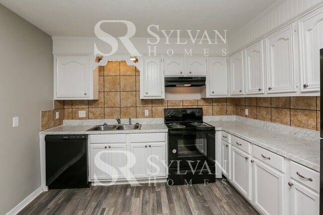 Building Photo - Remarkable Value. Unbeatable Location!