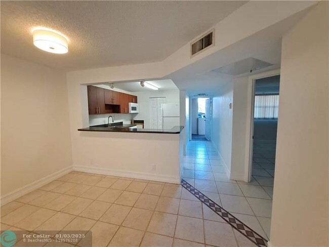 Foto del edificio - 8040 N Colony Cir