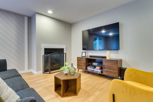 Building Photo - 9538 Fallen Rock Rd