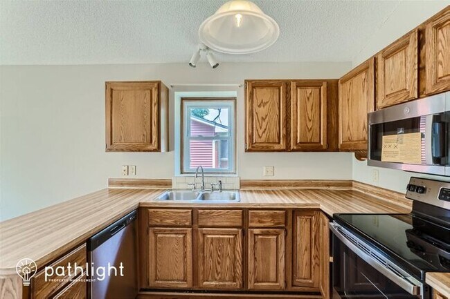 Foto del edificio - 4247 Trenton Road, Eagan, MN, 55123