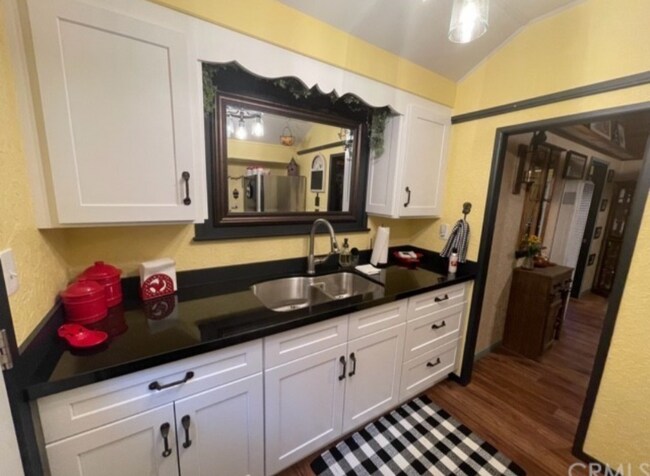 Foto del edificio - 39861 Fern Ln