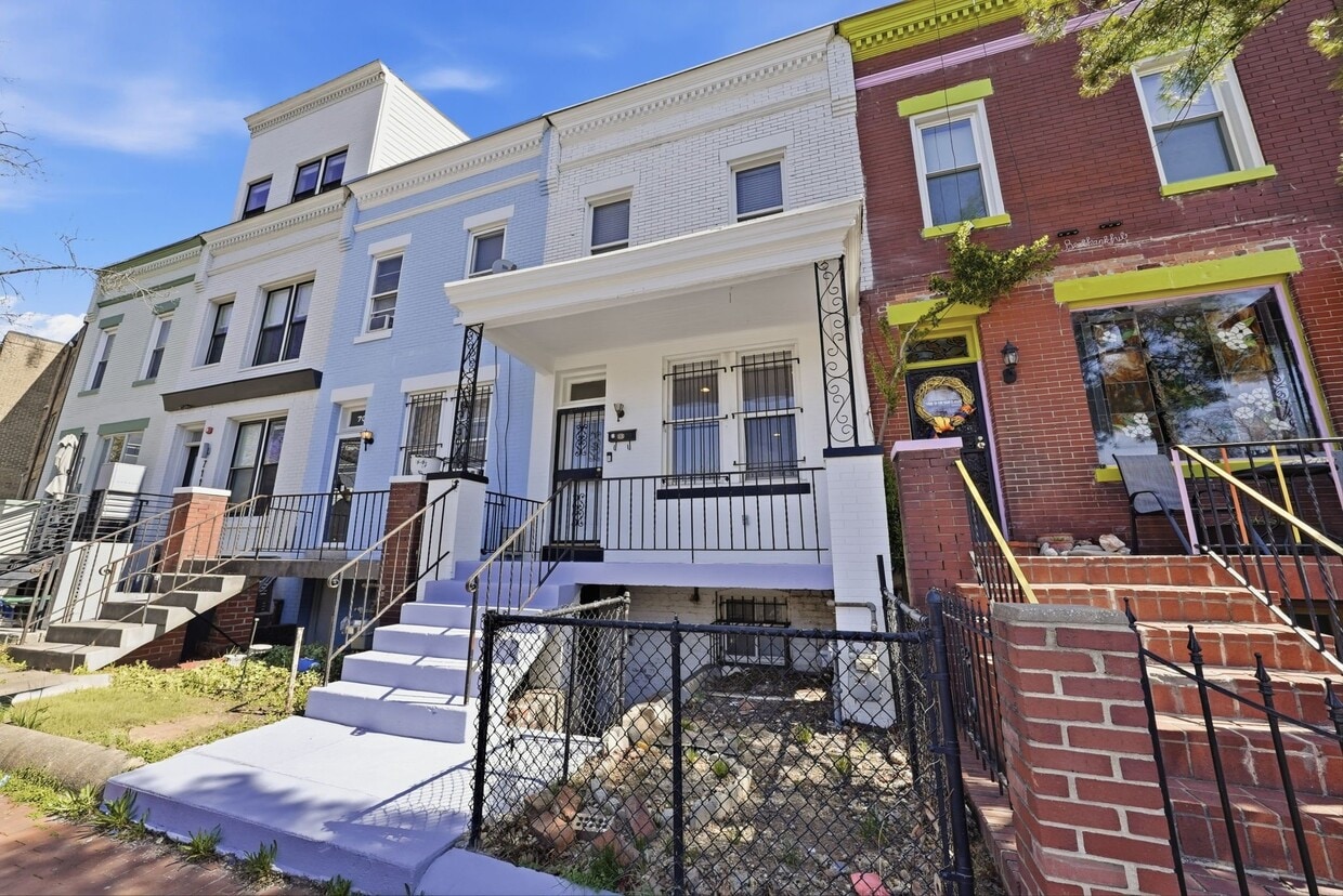 Photo - 707 15th St NE (Washington, DC)