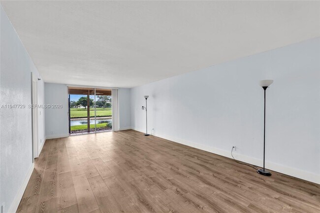 Building Photo - 3100 W Rolling Hills Cir