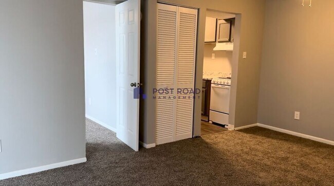 Building Photo - 2806 S Osage Ave