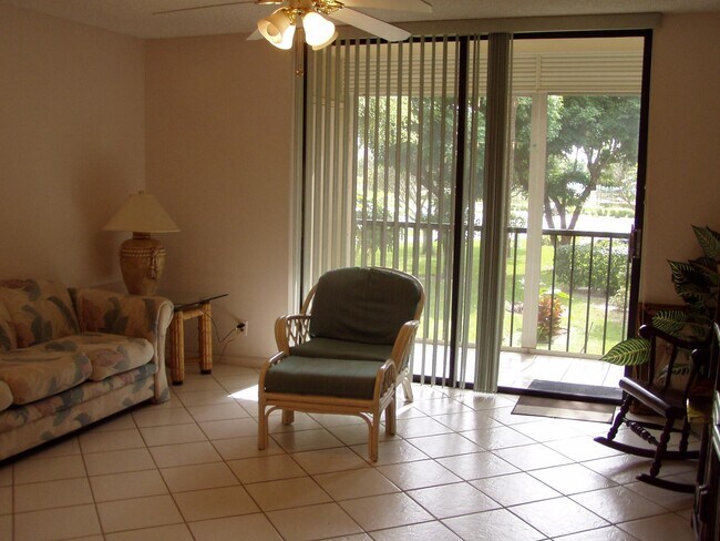 Building Photo - 5250 Las Verdes Cir