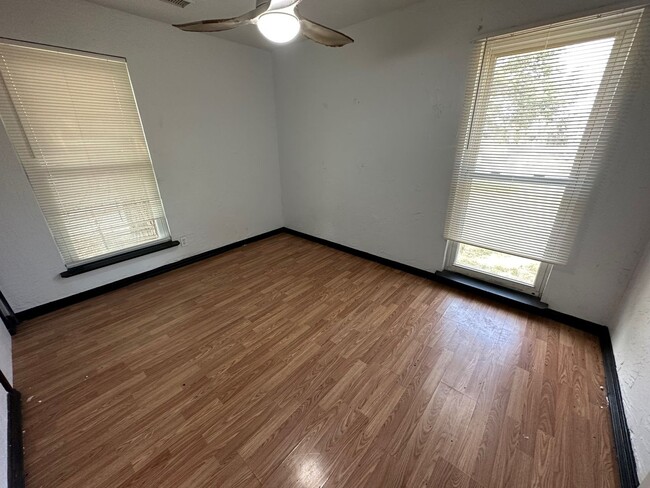 Foto del edificio - 927 Columbine St