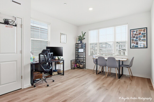 Building Photo - 2117 Yellowstone Blvd