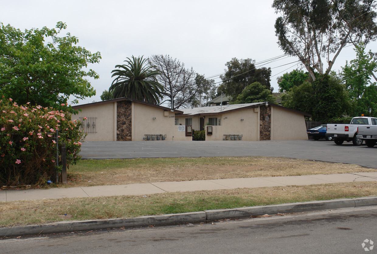 Foto principal - 1191-1199 Grove Ave