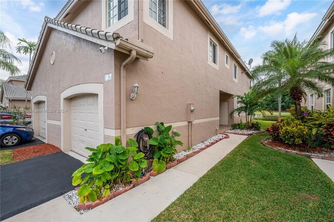 Building Photo - 2245 Salerno Cir