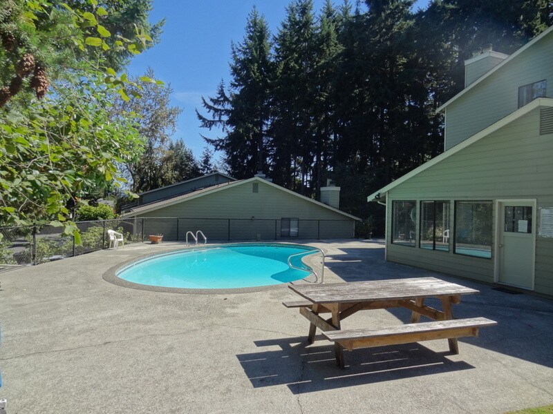 Primary Photo - Beautiful Mountlake Terrace Condo ~ Easy C...