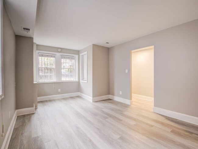 Foto del edificio - 116-112 12th St NE