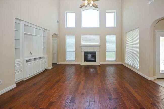 Foto del edificio - 8707 Westbrook Forest Dr