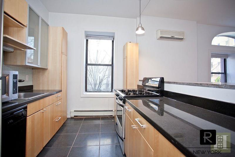Building Photo - 2076 Fifth Avenue