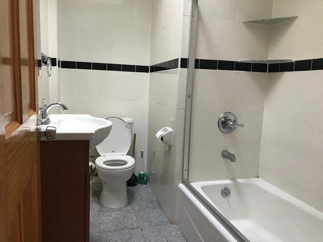 Foto del edificio - 949 Sanger St