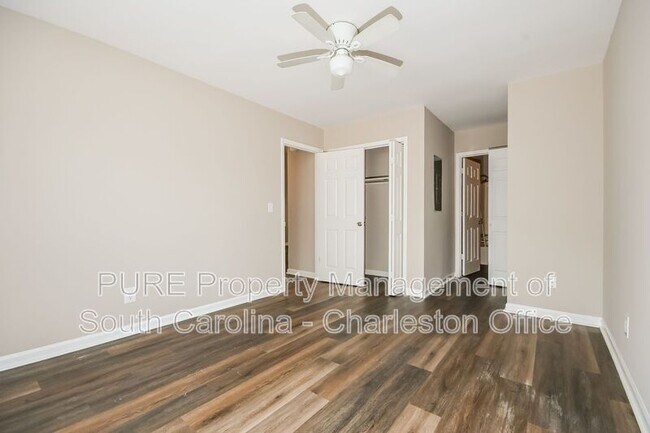 Foto del edificio - 9604 Blue Jay Ct