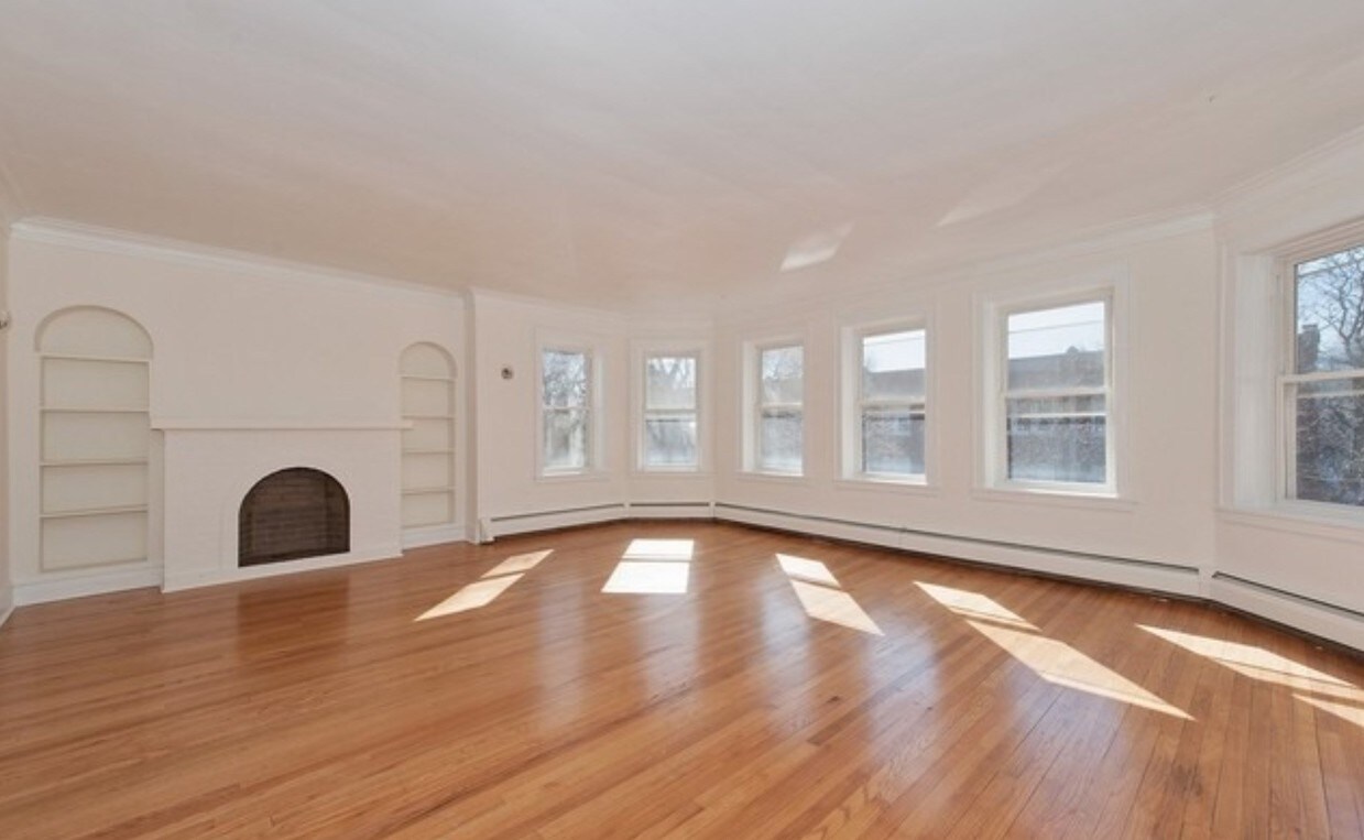 Foto principal - 7333 N Damen Ave