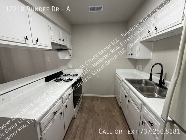 Building Photo - 12218 Dundee Dr