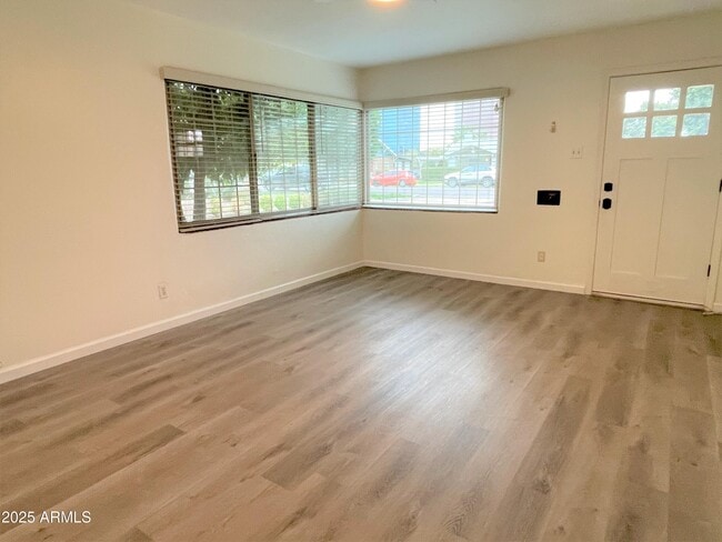 Building Photo - 58 W Encanto Blvd