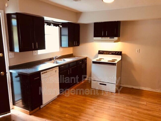 Foto del edificio - 335 Eastern Ave