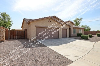 Building Photo - 5907 S 56th Dr