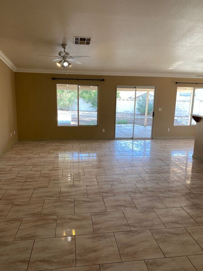 Building Photo - AMERICANA Property Mgmt - 1 story, 4 Beds ...
