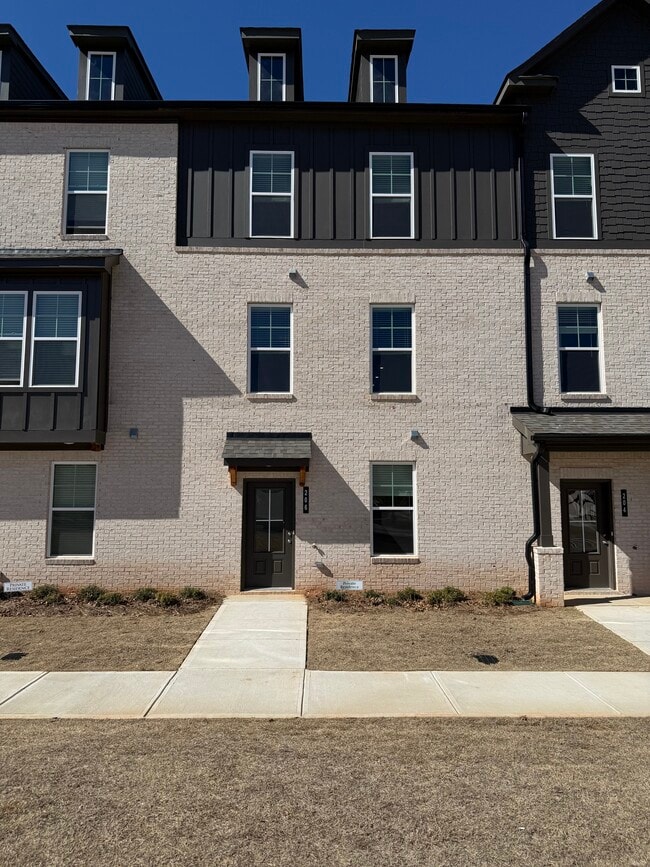 Building Photo - 206 Daybreak Ln