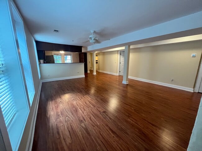 Foto del edificio - 517 Boulevard SE