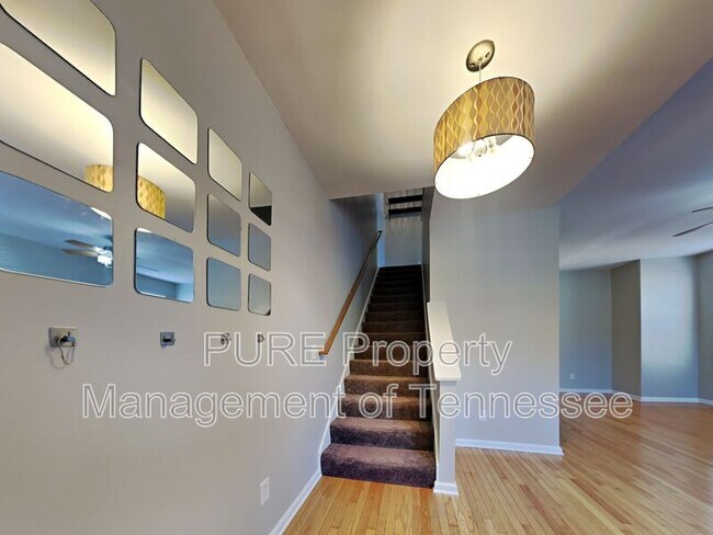 Building Photo - 824 Crescent Hill Rd
