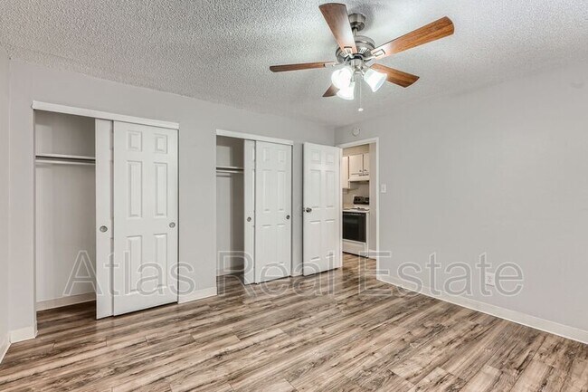 Foto del edificio - 4510 W St Clair Pl