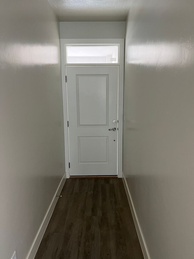 Building Photo - Beautiful Townhome in Washington!