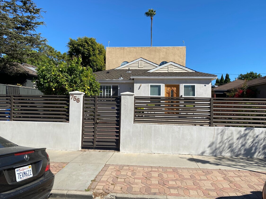 Foto principal - 756 Vernon Ave