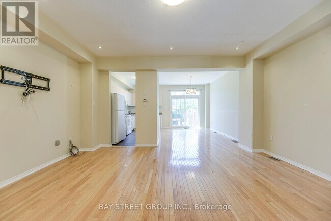 Building Photo - 2413 Whistling Springs Crescent