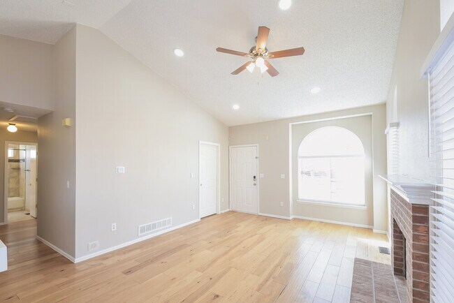 Foto del edificio - 1315 W 133rd Cir