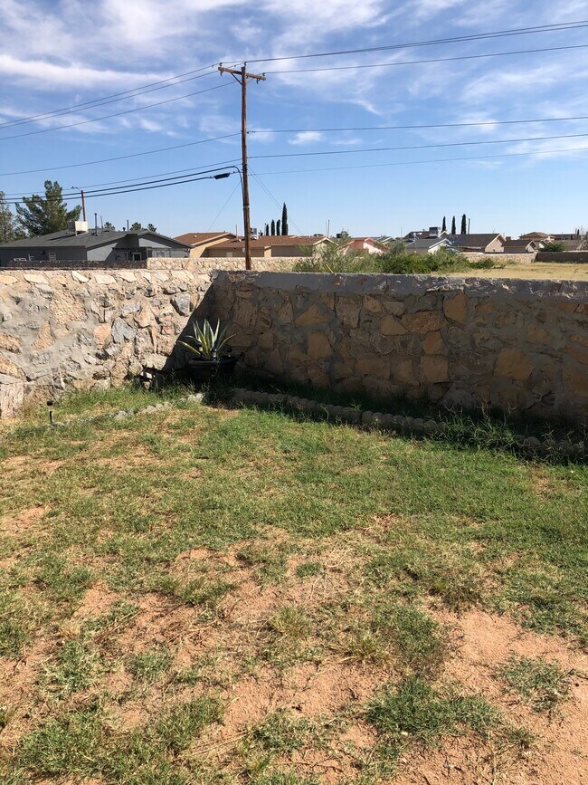 Building Photo - 10016 Caribou Dr