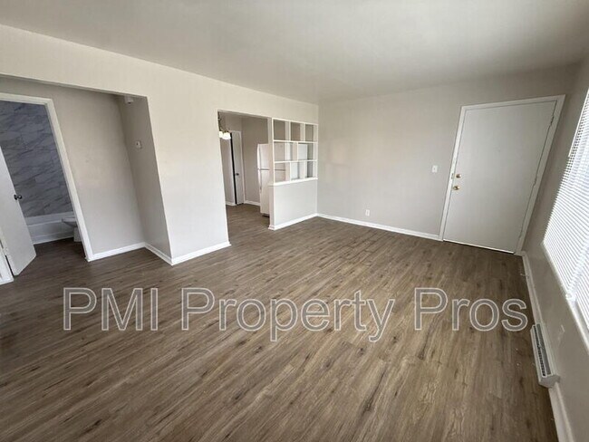 Foto del edificio - 7701 W Hampton Ave