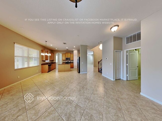 Building Photo - 19929 Tamiami Ave