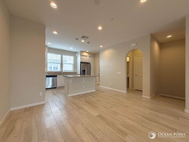 Foto del edificio - 3 Bedroom Condo for Rent in Oxnard by the ...