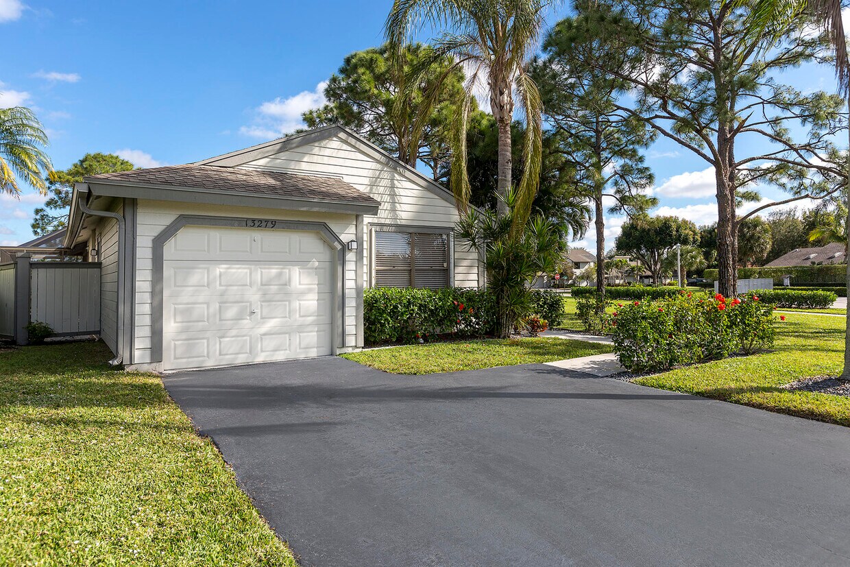 Primary Photo - 13279 Bedford Mews Ct