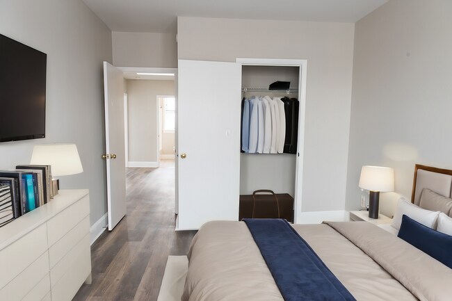 Building Photo - 1008 N 3rd St