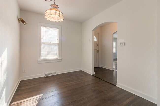 Foto del edificio - 9306 N Lincoln Ave
