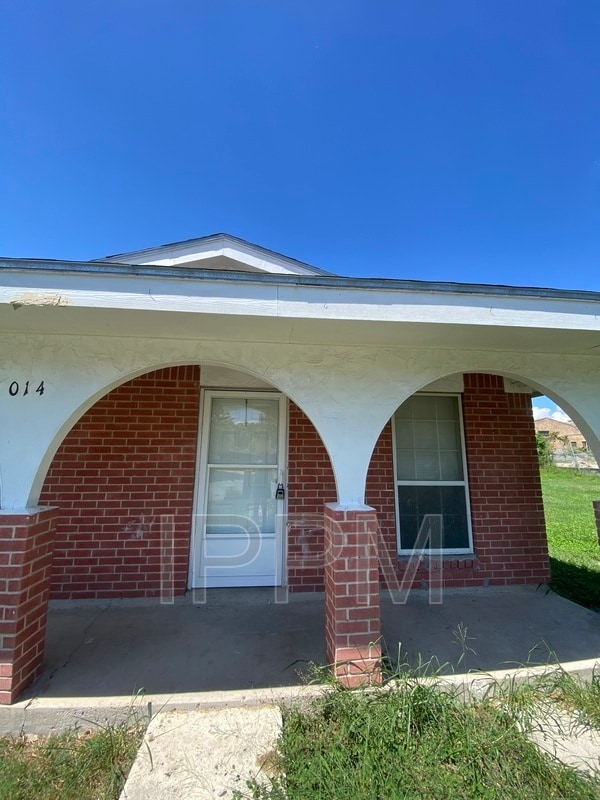 Building Photo - 1014 W Memphis St