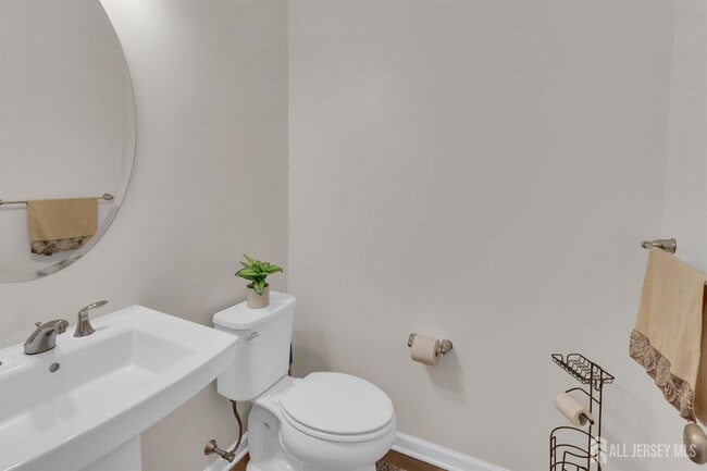 Foto del edificio - 29 Beachwood Dr