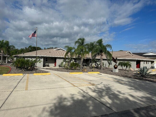 Foto del edificio - 1569 Sam Asbury Ave