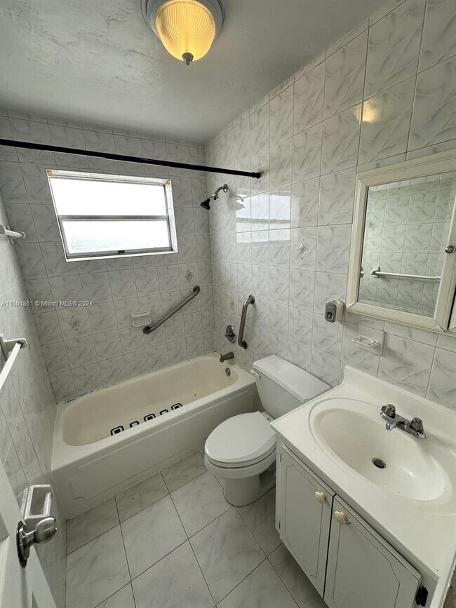 Foto del edificio - 1620 SW 1st St
