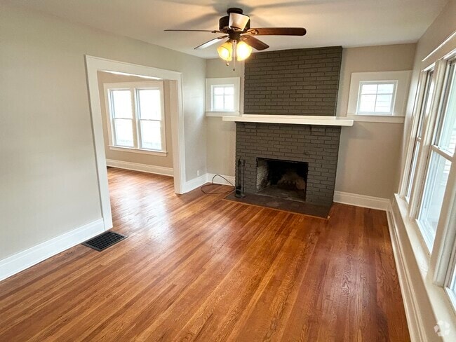 Building Photo - 212 Woodbine Ave
