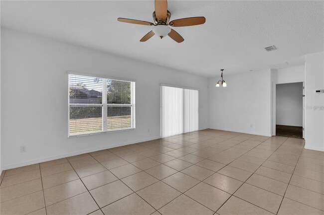 Foto del edificio - 220 Williamson Dr