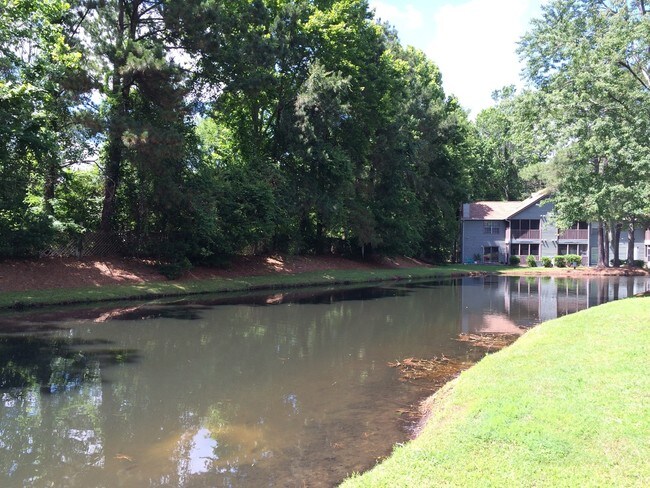Foto del edificio - 7950 Parklane Ct