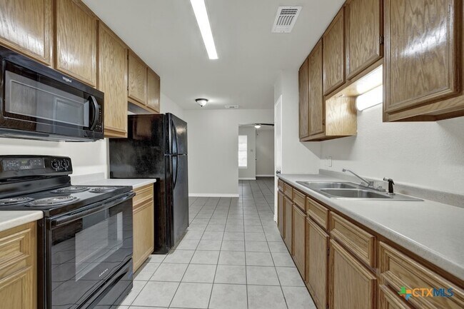 Foto del edificio - 334 Craddock Ave