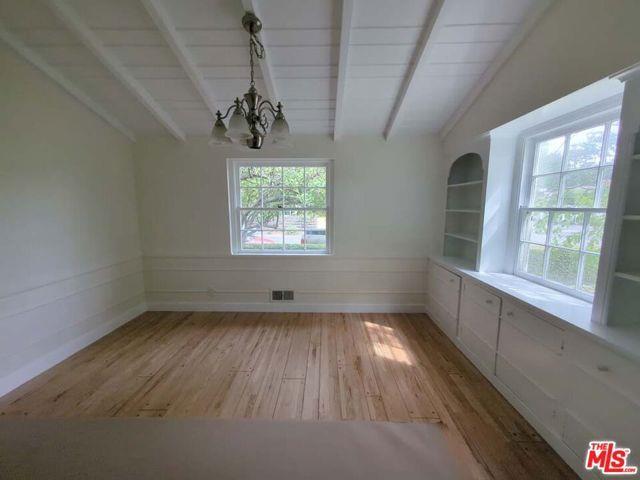 Building Photo - 4457 Simpson Ave