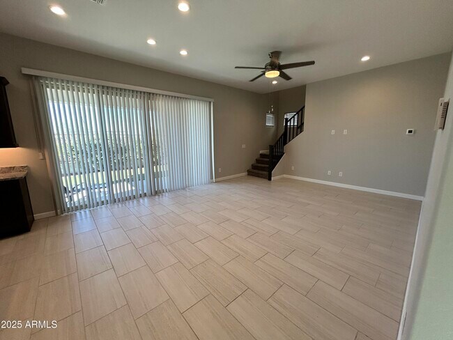 Foto del edificio - 18512 N 65th Pl